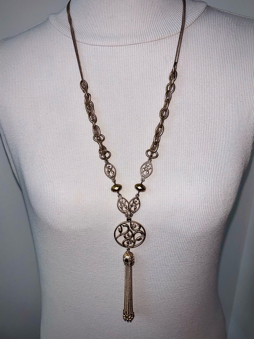 Lia Sophia “Swish” Necklace - Picture 4 of 9